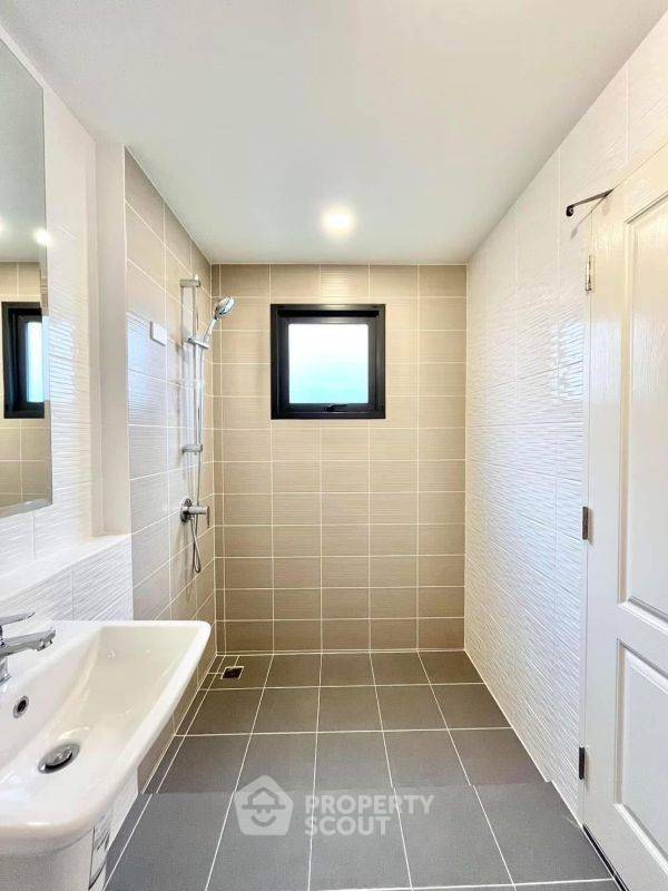 รูป บ้าน 4-ห้องนอน ที่ เซนโทร วิภาวดี ใน ดอนเมือง (ID 2148203) - รูปที่ 7/10