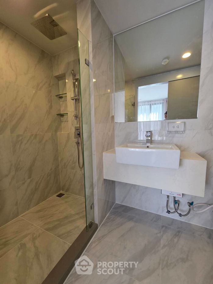 picture 1-BR Condo at Ideo Mobi Sukhumvit 40 near BTS Ekkamai (ID 2456460) - 3/10