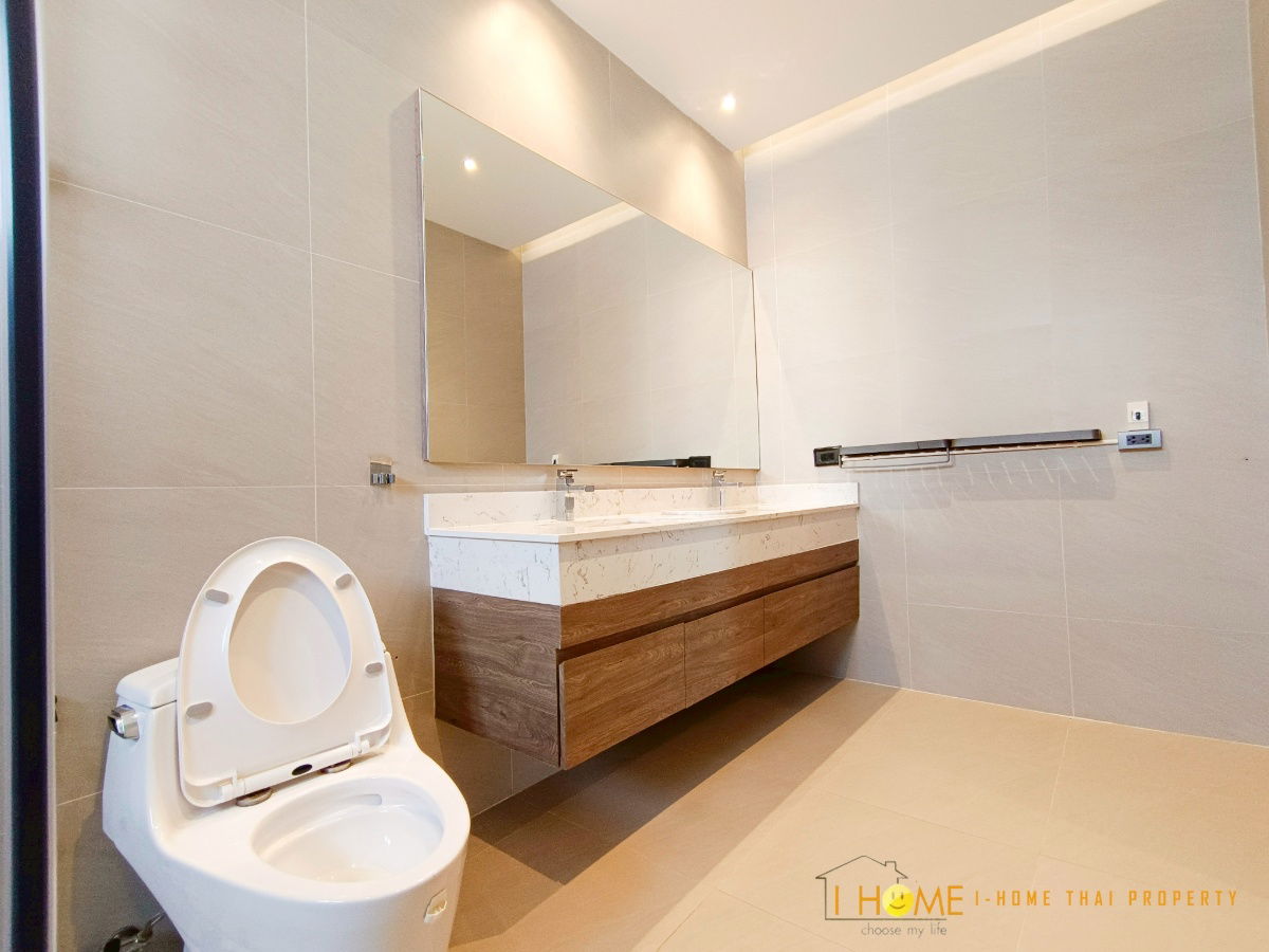 รูป ให้เช่า Pool Villaสองชั้น    4 ห้องนอน 4 ห้องน้ำ 1  ห้องครัว  2  ที่จอดรถ - รูปที่ 28/41