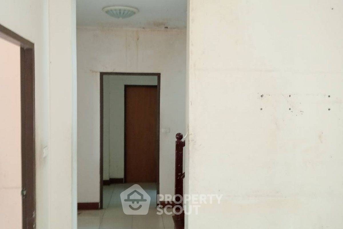 picture 3-BR House in Khlong Song Ton Nun (ID 2098169) - 3/5