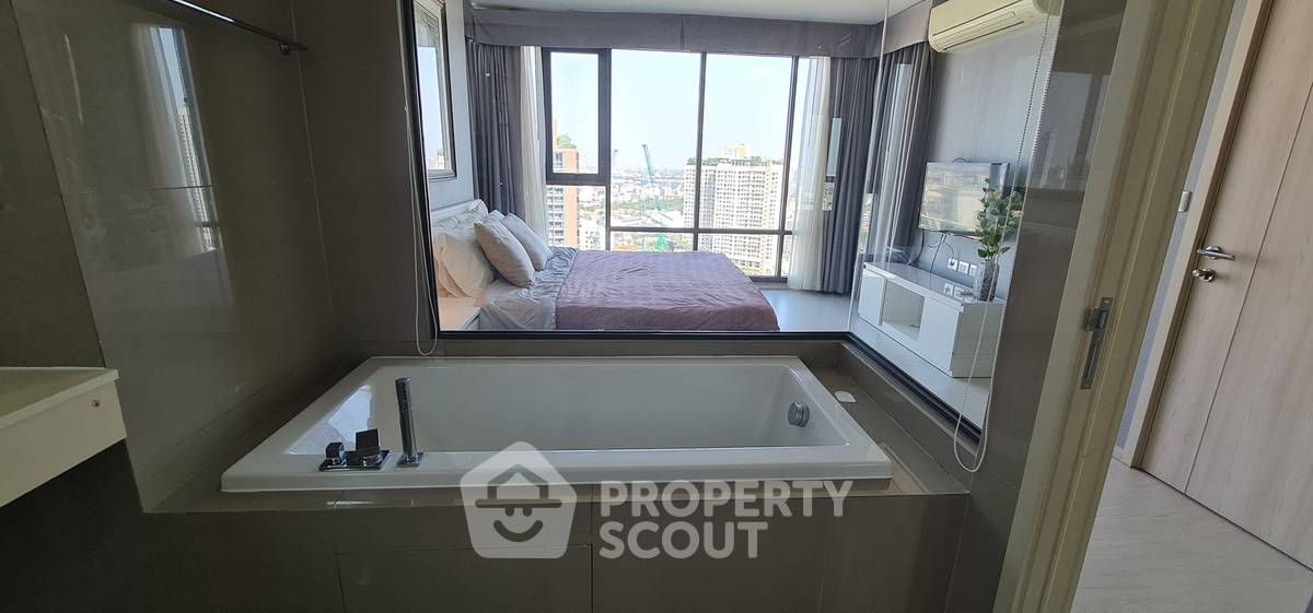 picture 24th-Floor 2-BR 78 Sqm Condo At Rhythm Sukhumvit 42, 200m To BTS Ekkamai (ID 1000297) - 5/7