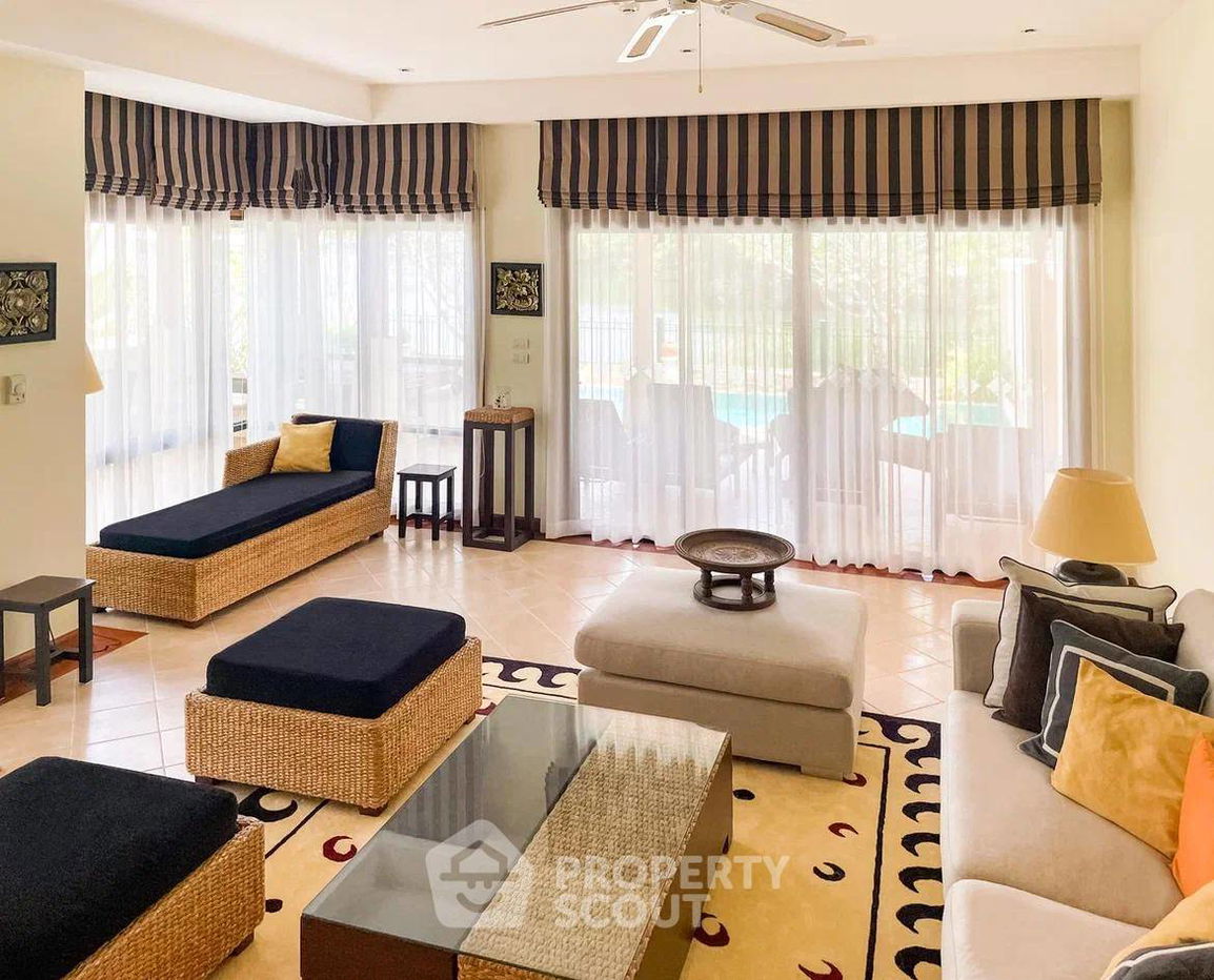 รูป วิลล่า 4-ห้องนอน ใกล้ หาดลากูน่า (ID 2106976) - รูปที่ 3/13