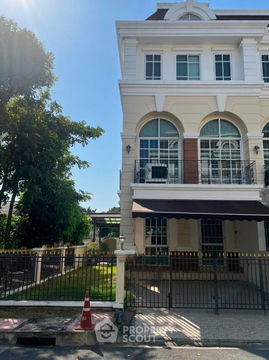3-BR Townhouse at Plus City Park Rama 9-Huamark close to Ramkhamhaeng (ID 1643290)