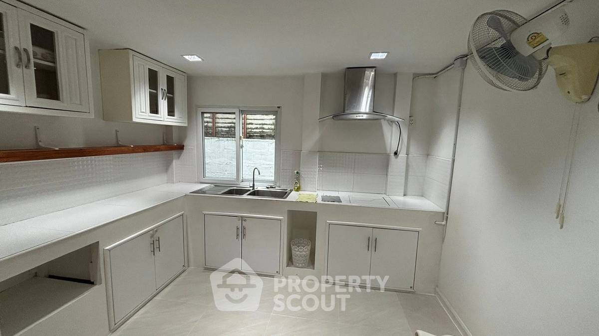 รูป บ้าน 5-ห้องนอน ที่ หมู่บ้านอมรพันธ์ 9 ใน ลาดพร้าว (ID 2126766) - รูปที่ 17/19