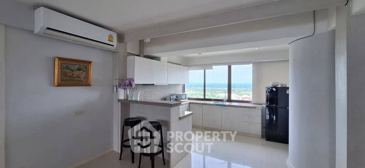 picture 3-BR Condo at Sunshine Beach Condotel close to Pattaya (ID 2450182) - 9/19