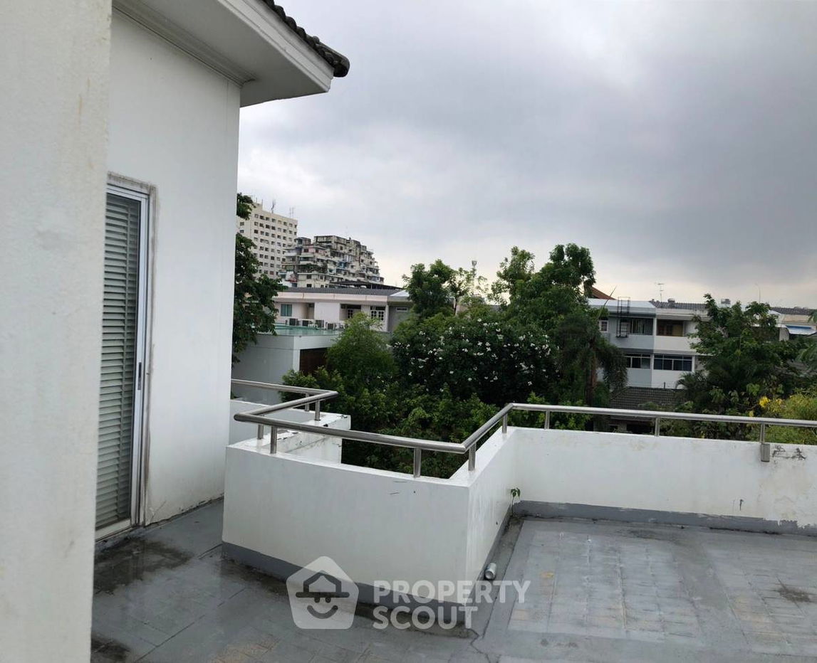 picture 4-BR House near BTS Saphan Khwai (ID 2083325) - 30/33