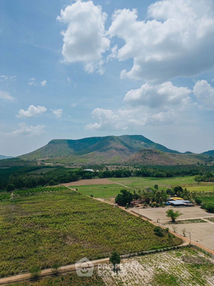 รูป ที่ดินสำหรับปล่อยขาย 84,152 ตารางเมตร แถว ใน หนองหญ้าปล้อง (ID 1436994) - รูปที่ 1/5