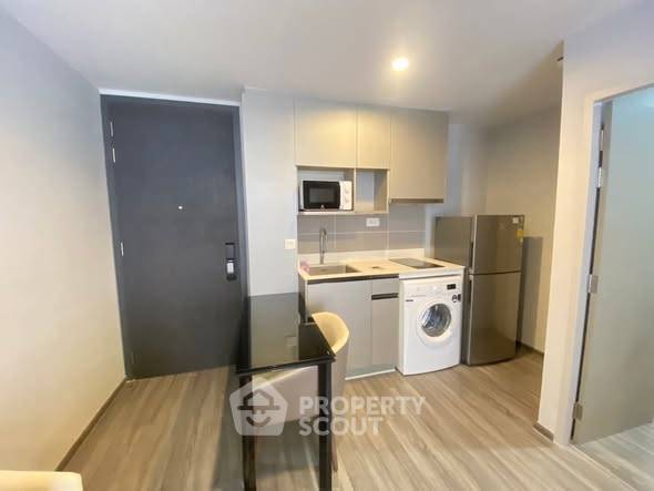 picture 1-BR Condo at Ideo Mobi Sukhumvit 40 near BTS Ekkamai (ID 2452724) - 4/10