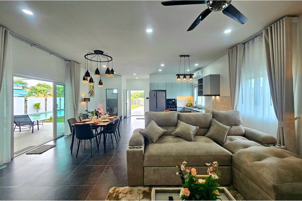 picture [920601001-693] Spacious Family Villa, 3 Bed 3 Bath in Hua Hin Soi 70 For Sale - 19/44
