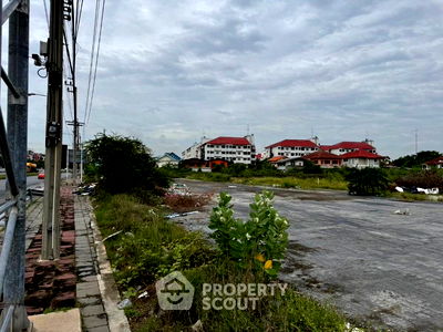 เช่าที่ดิน นนทบุรี : ที่ดินสำหรับปล่อยเช่า 5,600 ตารางเมตร แถว ใน บางกร่าง (ID 1860238)