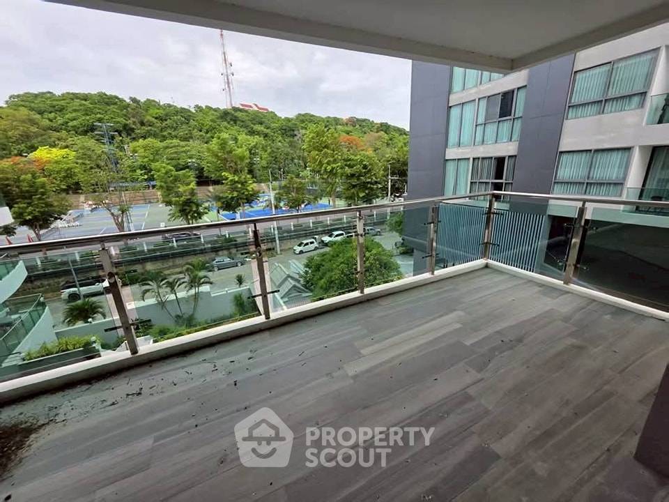 picture 2-BR Condo at The Lofts Phratumnak Condominium close to Phratamnak (ID 2452378) - 16/16
