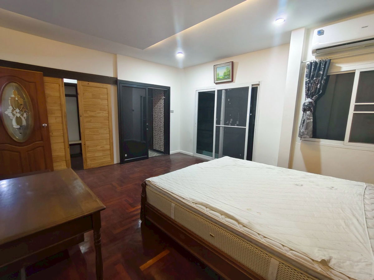 รูป บ้านเดี่ยว ร่มเกล้า มีนบุรี ลาดกระบัง หมู่บ้านรุ่งนภา ถนนร่มเกล้า13 ห่างจากถนน150เมตร นัหมายชมบ้าน 085-318-688 คุณวา - รูปที่ 6/23