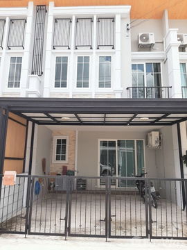 4 Bedroom Townhouse for sale at Golden Town Ramintra-Wongwaen  5355592