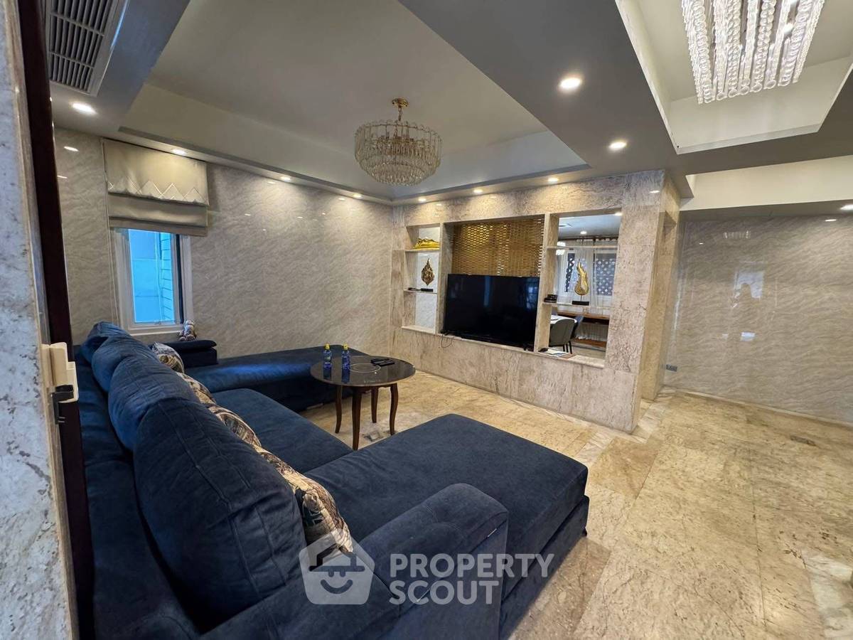 รูป วิลล่า 4-ห้องนอน ใกล้ พัทยาเหนือ (ID 2103538) - รูปที่ 4/16