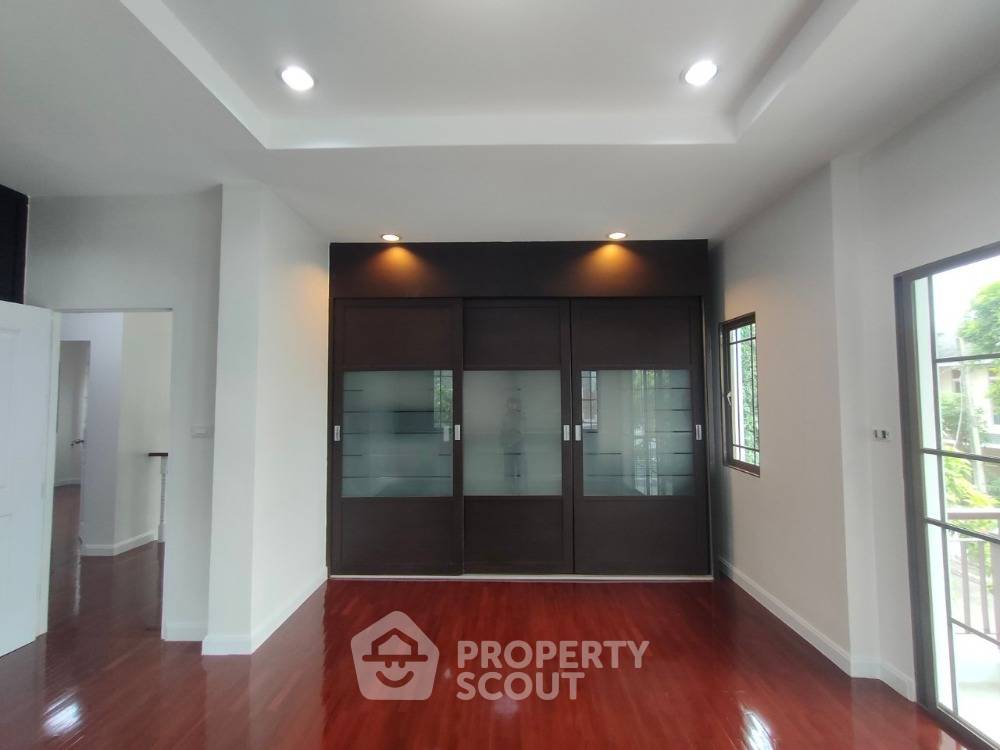 รูป บ้าน 4-ห้องนอน ที่ เศรษฐสิริ ประชาชื่น เรสซิเด้นซ์ 1 ใน เมืองนนทบุรี (ID 1020705) - รูปที่ 9/26