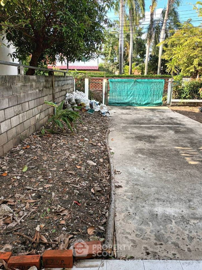 picture 4-BR House at Sammakorn Ramkhamhaeng in Saphan Sung (ID 1446165) - 10/19