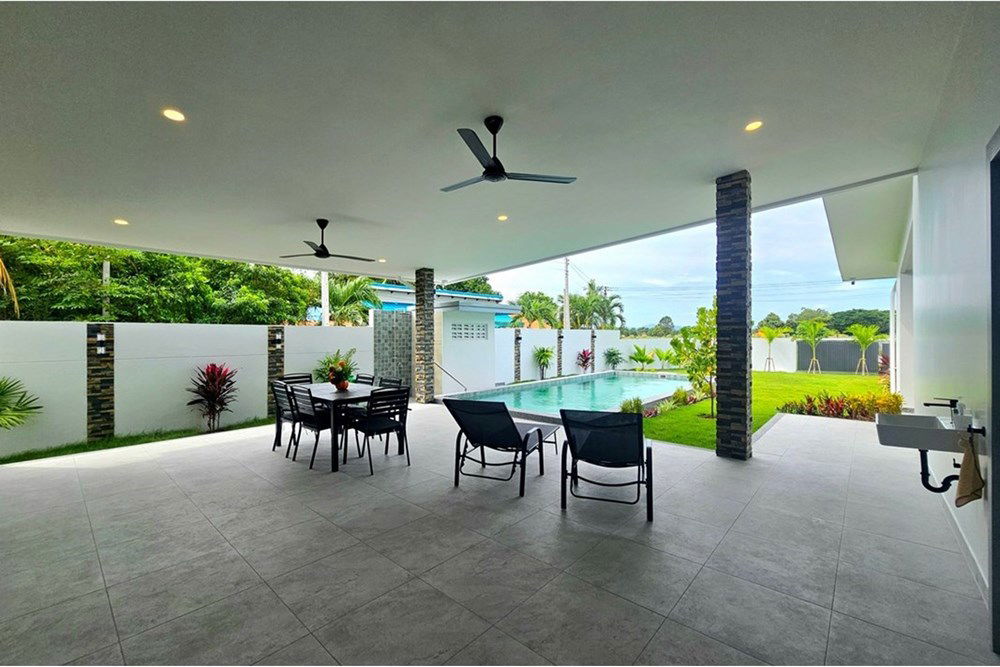 picture [920601001-693] Spacious Family Villa, 3 Bed 3 Bath in Hua Hin Soi 70 For Sale - 10/44