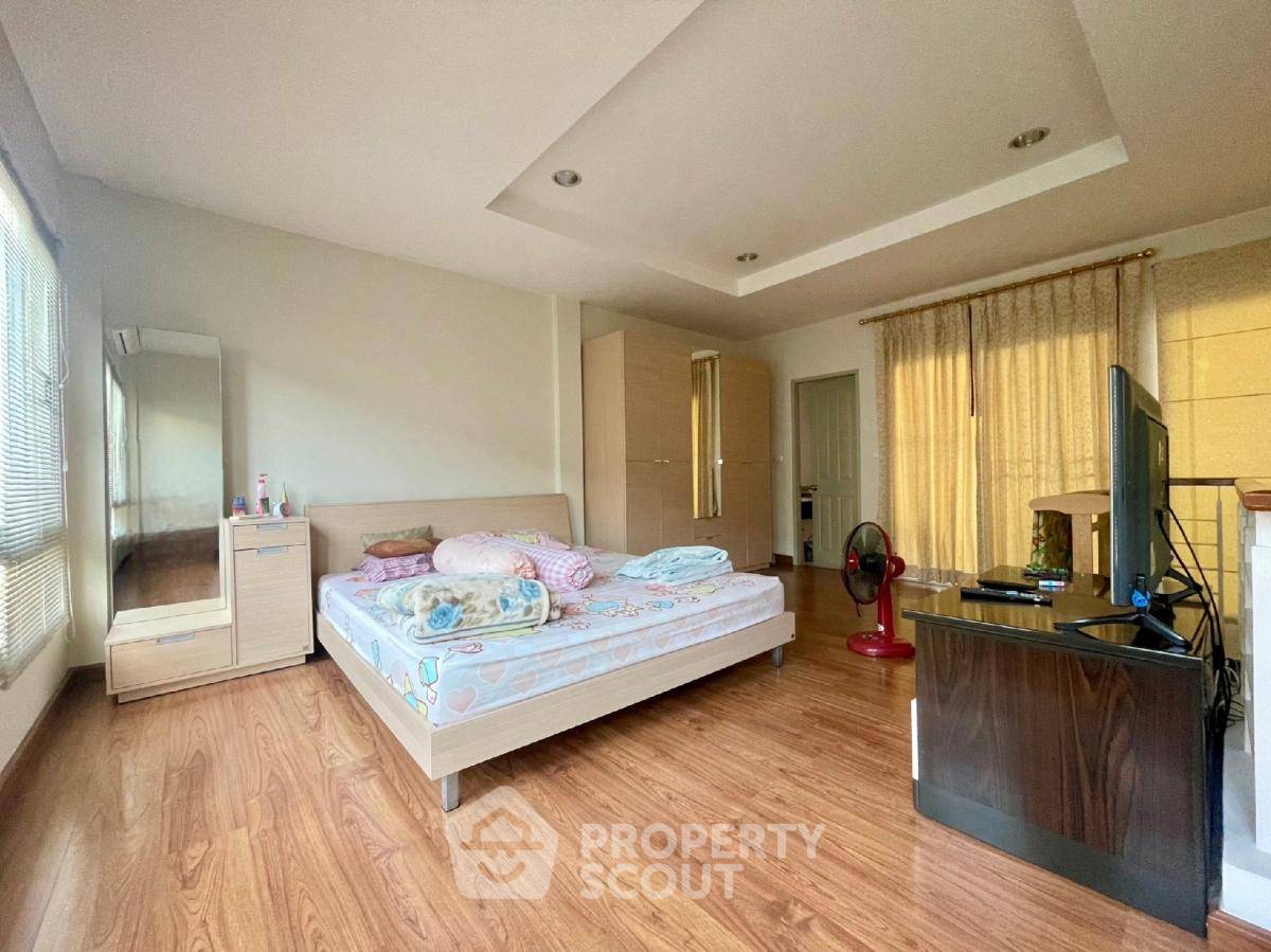 รูป ทาวน์เฮาท์ 3-ห้องนอน ใน ลาดพร้าว (ID 1593937) - รูปที่ 9/10