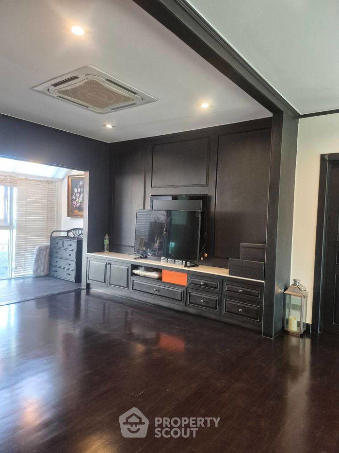 picture 4-BR House in Nuan Chan (ID 2456436) - 16/43