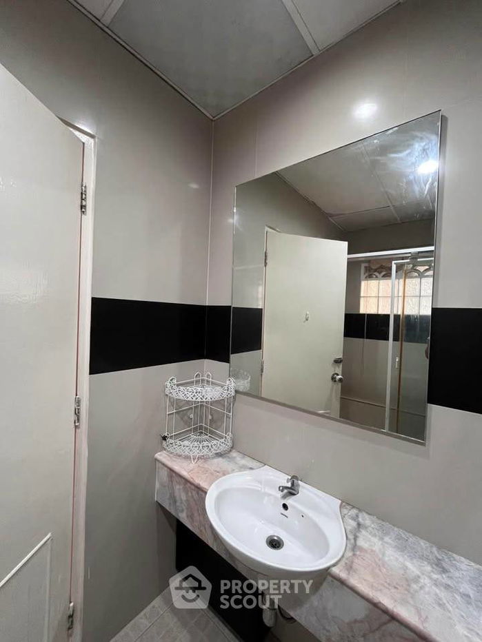 รูป คอนโด 2-ห้องนอน ที่ บ้านสวนลลนา-สวนหลวง ใน ดอกไม้ (ID 2172038) - รูปที่ 10/10