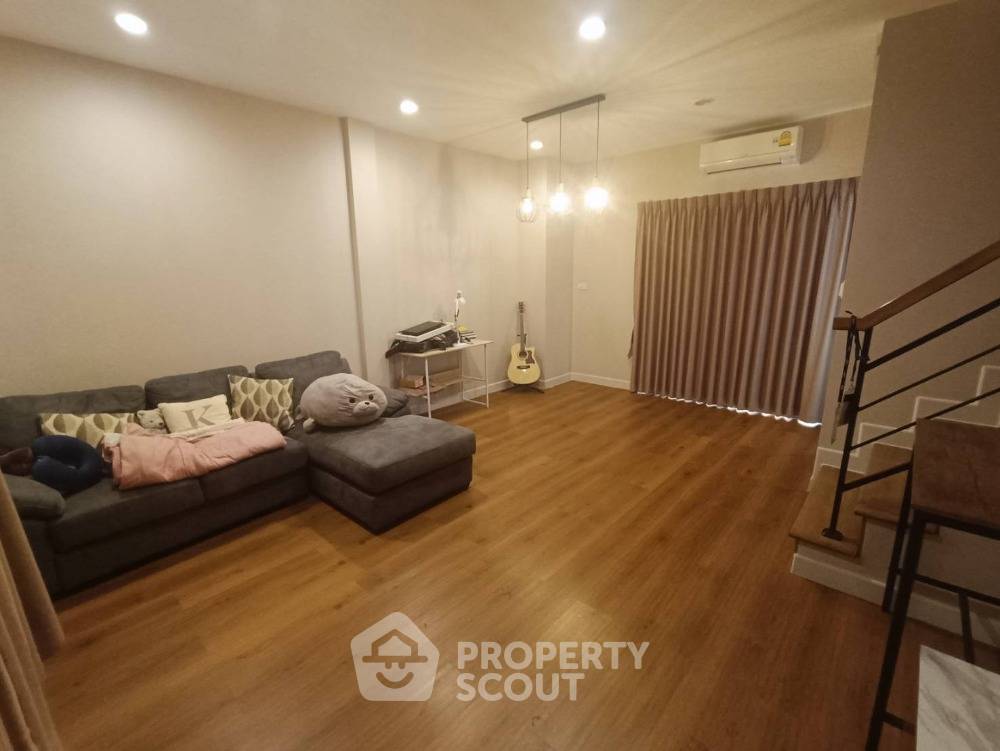 รูป ทาวน์เฮาท์ 2-ห้องนอน ใน มหาสวัสดิ์ (ID 2035468) - รูปที่ 2/18