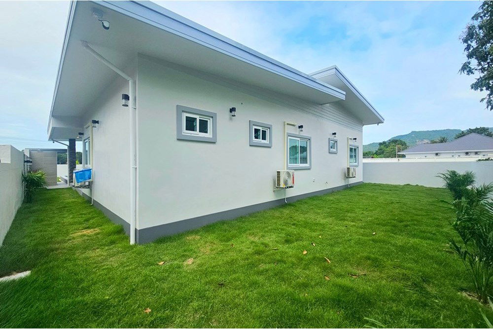 picture [920601001-693] Spacious Family Villa, 3 Bed 3 Bath in Hua Hin Soi 70 For Sale - 43/44