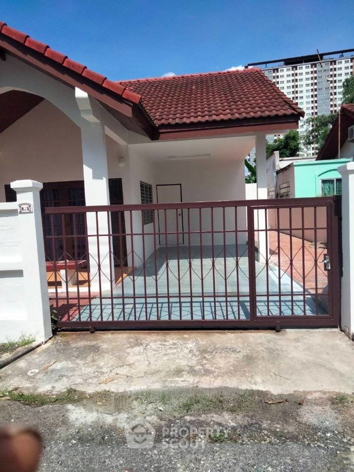 picture 2-BR House in Surasak (ID 1465964) - 2/12
