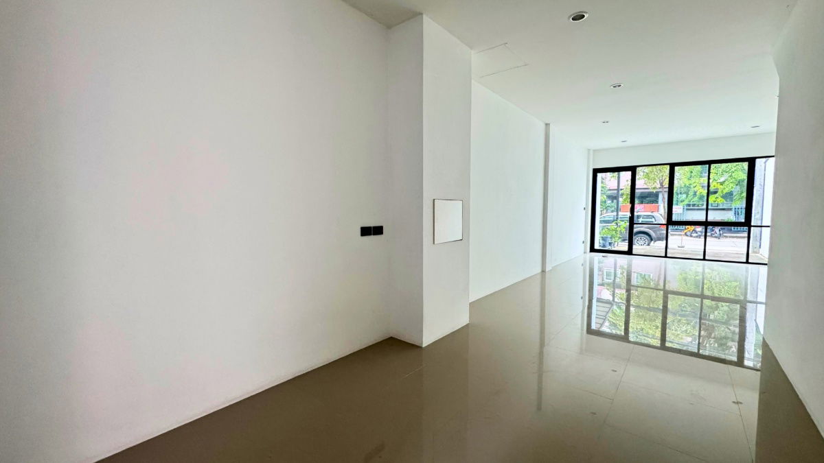 picture Commercial building for sale, new condition, never used, 4 floors (Mix-Use), Soi Lad Phrao 107, ready for immediate use. - 4/17