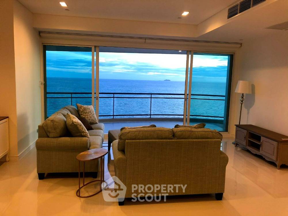 picture 3-BR Condo at Reflection Jomtien Beach Pattaya close to Pattaya (ID 867299) - 2/17
