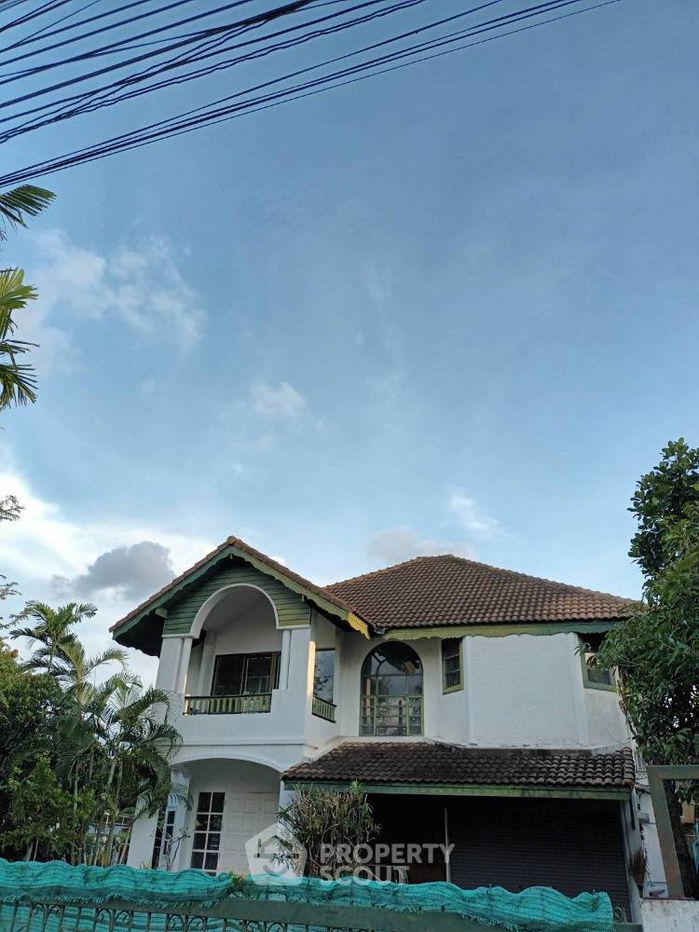 picture 4-BR House at Sammakorn Ramkhamhaeng in Saphan Sung (ID 1446165) - 2/19