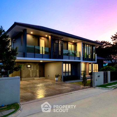 Houses for sale Thawi Watthana : 5-BR House in Sala Thammasop (ID 1964230)