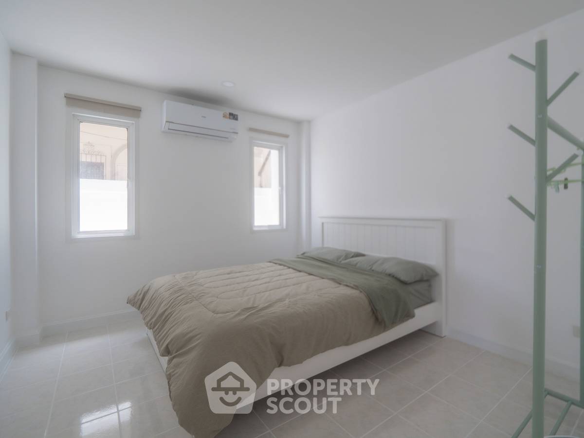 รูป บ้าน 2-ห้องนอน ใน ปากน้ำปราณ (ID 2453484) - รูปที่ 3/13