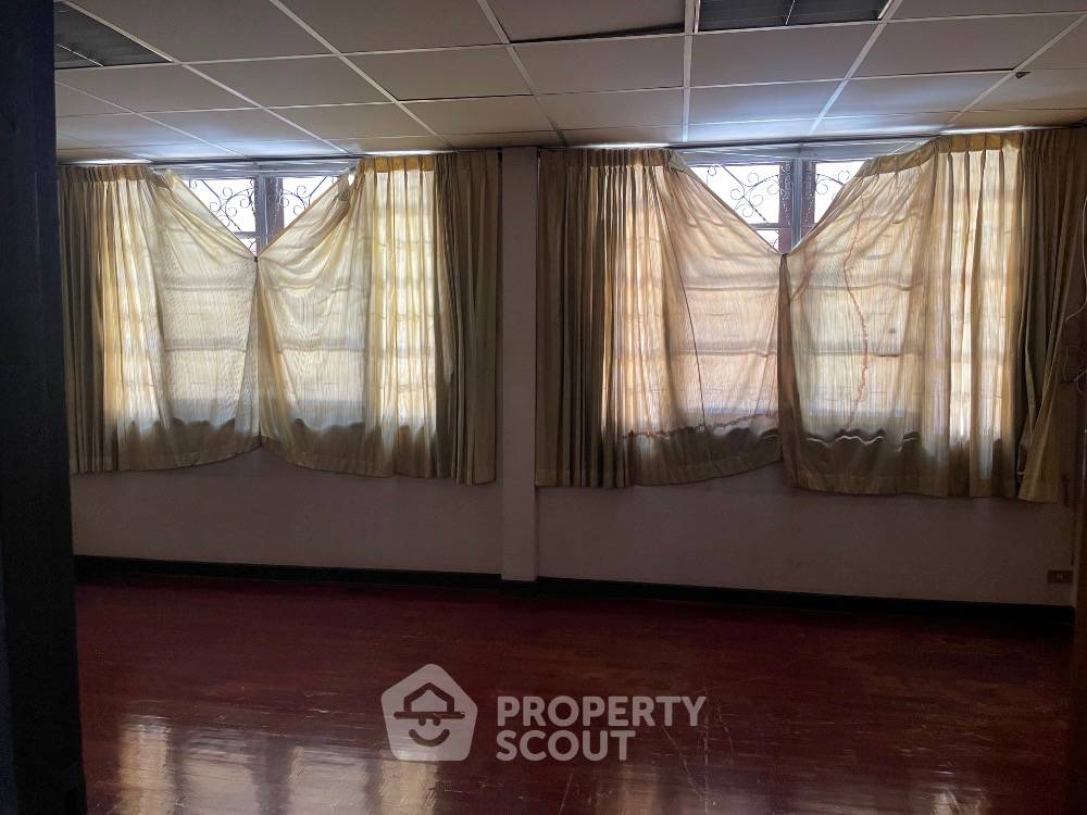 รูป ทาวน์เฮาท์ 4-ห้องนอน ใกล้ BTS รัชโยธิน (ID 2016734) - รูปที่ 10/15