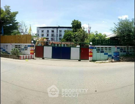 ที่ดินสำหรับปล่อยเช่า 800 ตารางเมตร แถว ใน อนุสาวรีย์ (ID 2140659)