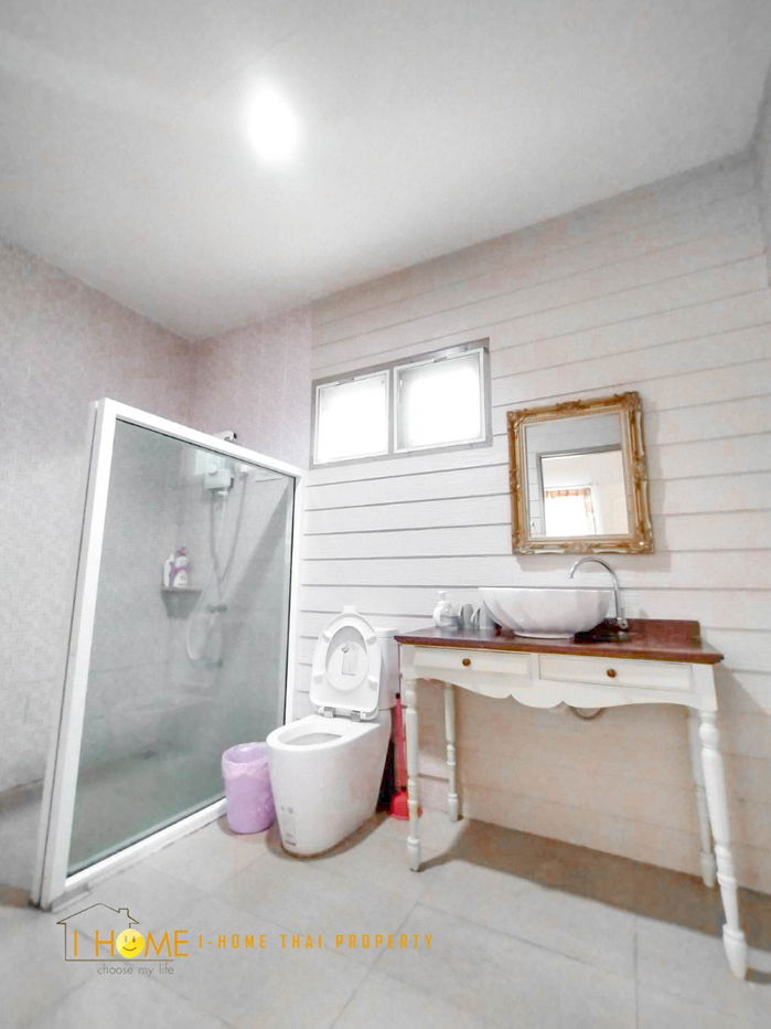 รูป ให้เช่าบ้านเดี่ยว 2 ชั้น 6 ห้องนอน 6 ห้องน้ำ 1 ห้องครัว 2 ที่จอดรถ - รูปที่ 10/17