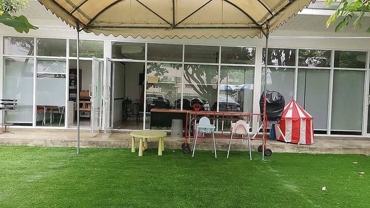 picture Detached house and one-story house on land 309 sq wah in a courtyard about 350 sq m. 10 Parking for office or health clinic. - 3/31