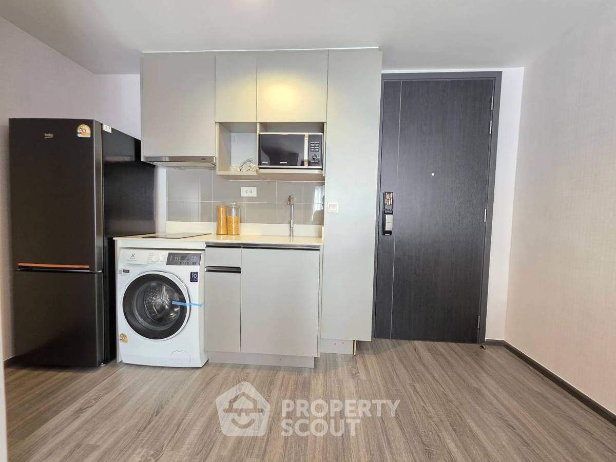 picture 1-BR Condo at Ideo Mobi Sukhumvit 40 near BTS Ekkamai (ID 2456460) - 7/10