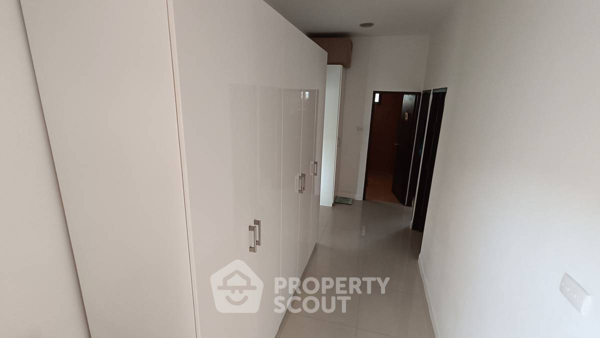 รูป วิลล่า 3-ห้องนอน ใน หนองแก (ID 2042866) - รูปที่ 16/27