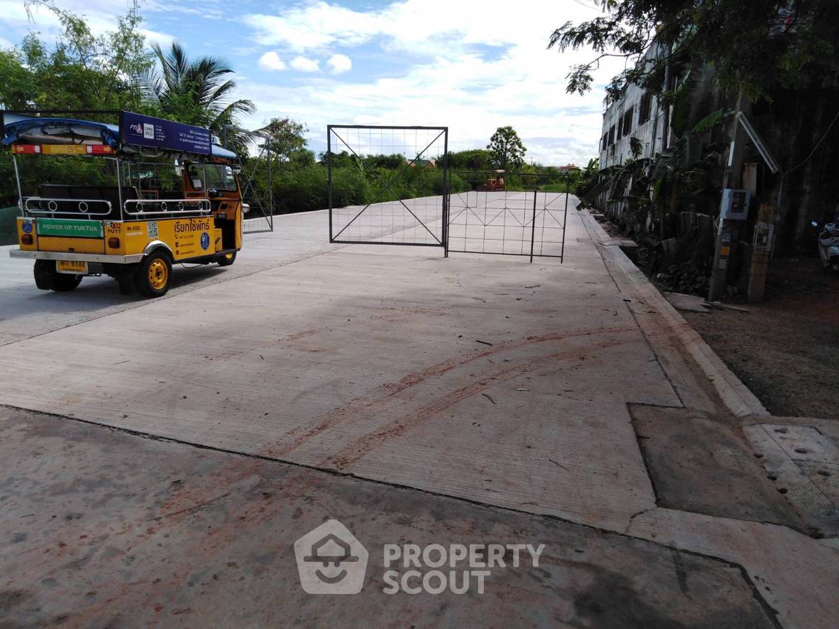 รูป ที่ดินสำหรับปล่อยขาย 45,600 ตารางเมตร ใน แสมดำ (ID 1295795) - รูปที่ 3/5