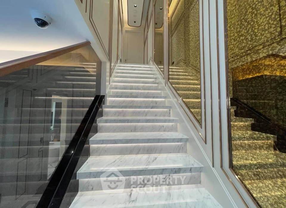 picture 3-BR Condo at The Esse At Singha Complex near MRT Phetchaburi (ID 2449800) - 8/19