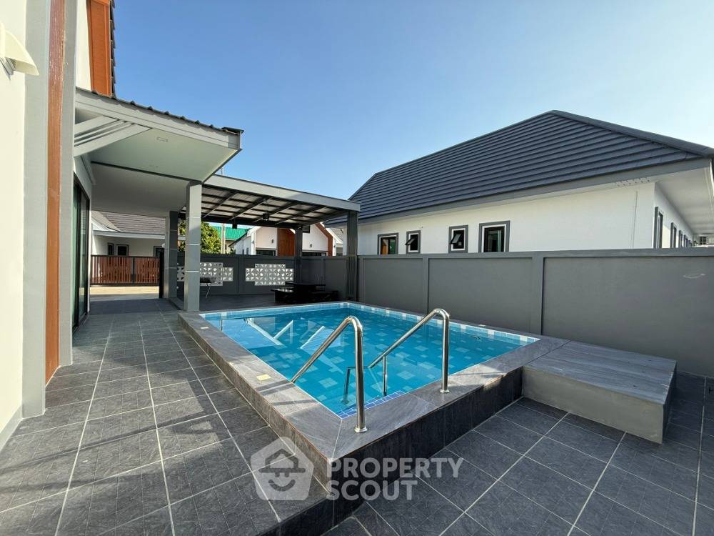 รูป วิลล่า 3-ห้องนอน ใน บางละมุง (ID 2042222) - รูปที่ 2/8