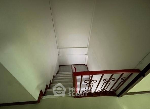 รูป ทาวน์เฮาท์ 5-ห้องนอน ใกล้ MRT ศูนย์วัฒนธรรมแห่งประเทศไทย (ID 1863232) - รูปที่ 3/15