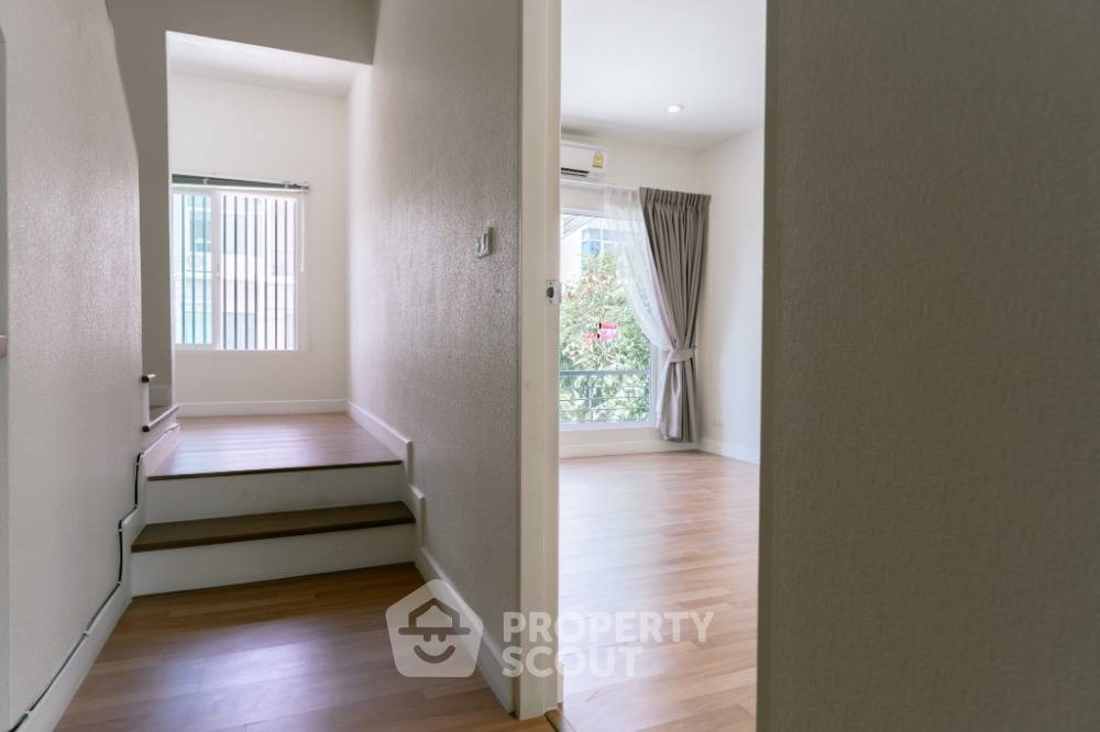 รูป ทาวน์เฮาท์ 3-ห้องนอน ใกล้ MRT สะพานพระนั่งเกล้า (ID 1775838) - รูปที่ 16/31