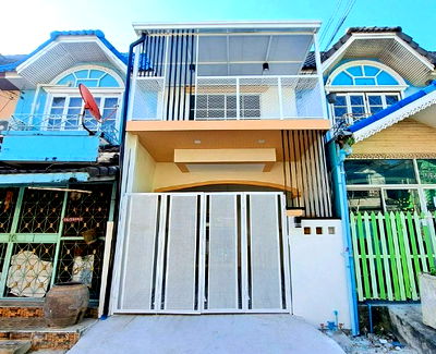 Townhouses for sale : Townhouse for sale, Monwadi Village - Wat Lat Pla Duk, Land area 16 square wah, 3 bedrooms 2 bathrooms, Fully furnished