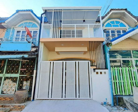 Townhouse for sale, Monwadi Village - Wat Lat Pla Duk, Land area 16 square wah, 3 bedrooms 2 bathrooms, Fully furnished