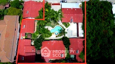 Houses for sale Wat Phra Yai : 5-BR Villa close to Phratamnak (ID 2034821)