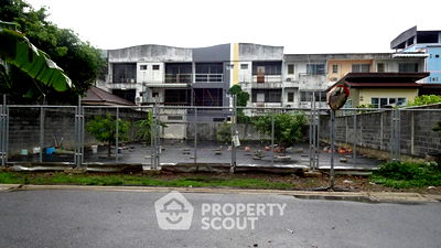 Land for sale Thung Song Hong Station : 388 m² Land for Sale in Talat Bang Khen (ID 1900229)