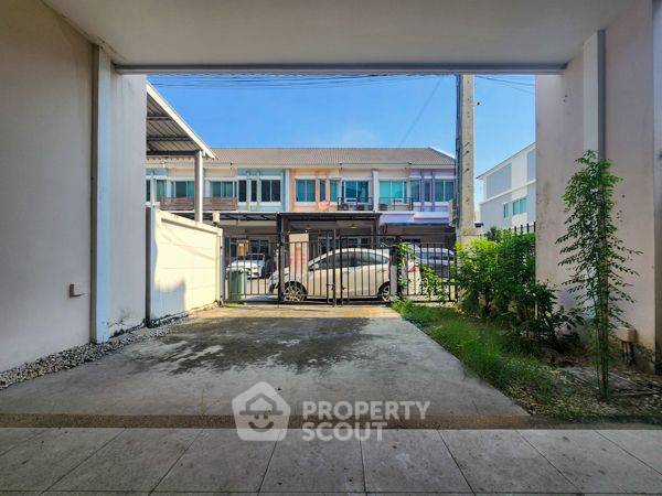 รูป ทาวน์เฮาท์ 4-ห้องนอน ใน บางขุนกอง (ID 2028251) - รูปที่ 15/16