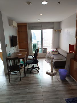 ให้เช่าบ้านปทุมวัน ชั้น 25 เฟอร์ครบ หิ้วกระเป๋าเข้าอยู่ได้เลย ติดต่อ line id : sumaleekaew