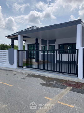 บ้าน 3-ห้องนอน ใน สัตหีบ (ID 2110625)